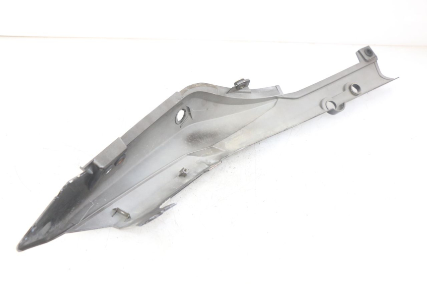 photo de LEFT REAR SIDE PANEL SYM WOLF SB 125 (2011 - 2018)
