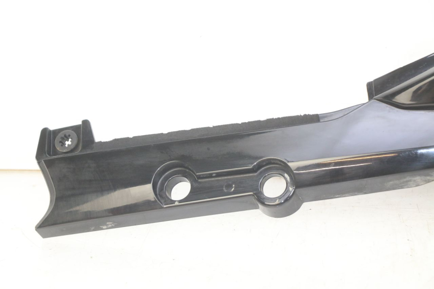 photo de LEFT REAR SIDE PANEL SYM WOLF SB 125 (2011 - 2018)