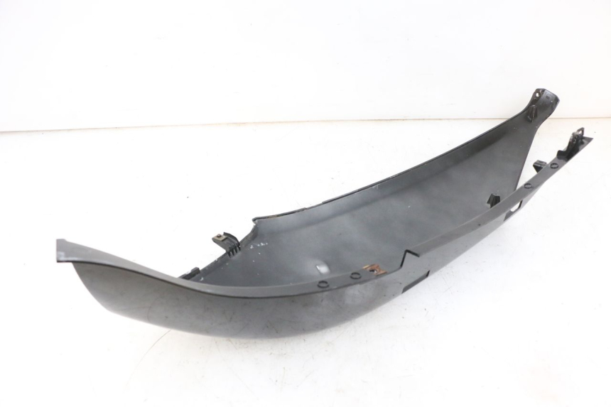 photo de LEFT REAR SIDE PANEL YAMAHA XMAX X-MAX 125 (2006 - 2009) - Alternative perspective