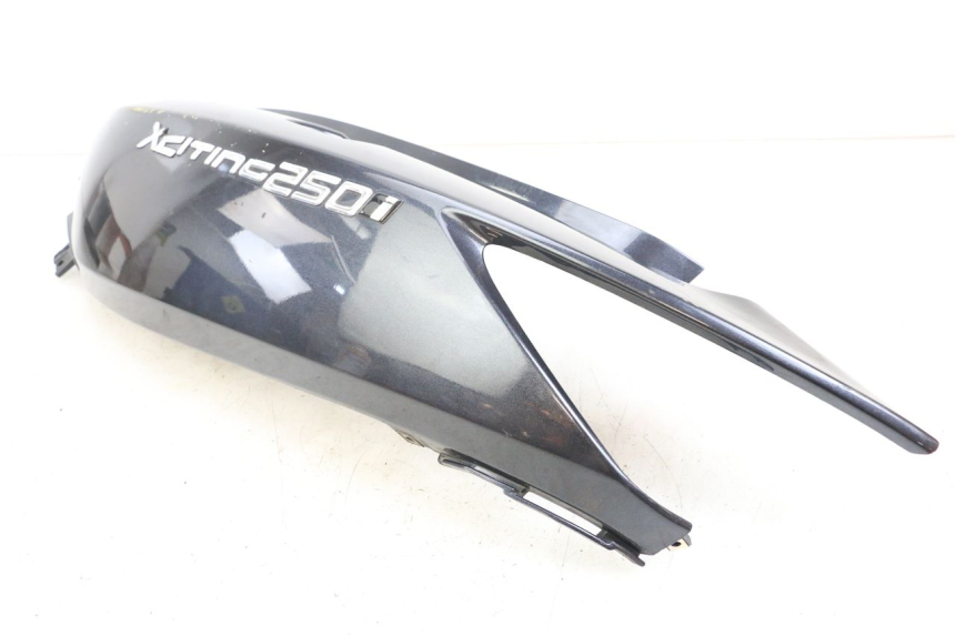 photo de LEFT REAR SIDE PANEL KYMCO XCITING 250 (2006 - 2009)