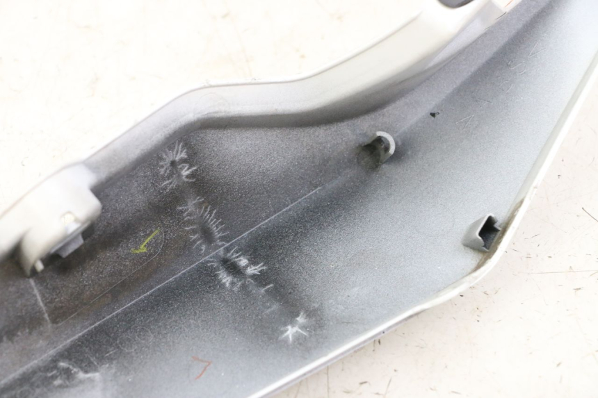 photo de REAR LEFT PANEL YAMAHA XJ6 ABS 600 (2008 - 2016)