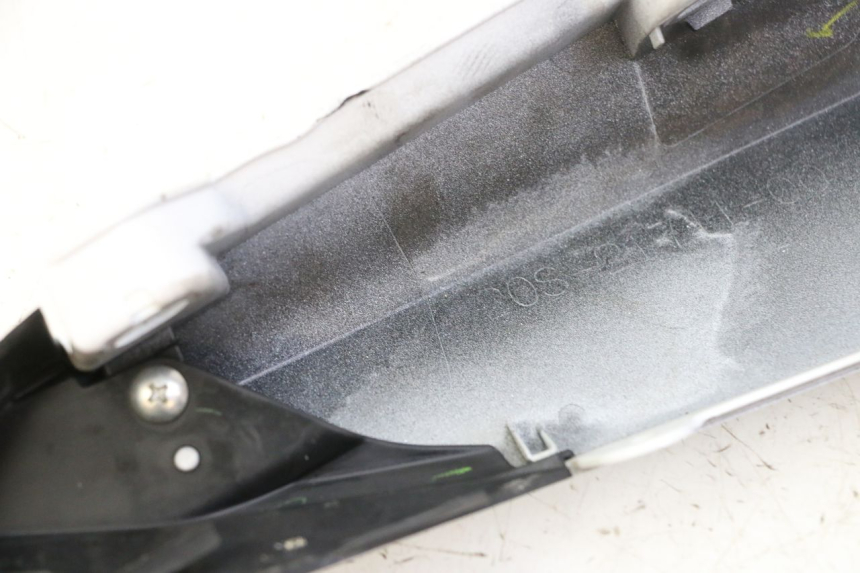 photo de REAR LEFT PANEL YAMAHA XJ6 ABS 600 (2008 - 2016)