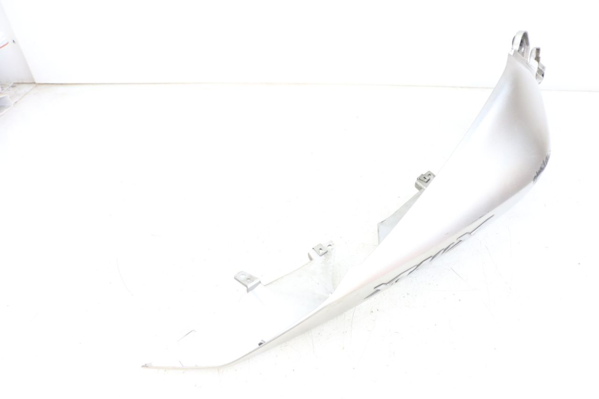 photo de LEFT REAR SIDE PANEL YAMAHA XMAX X-MAX ABS 125 (2017 - 2020)