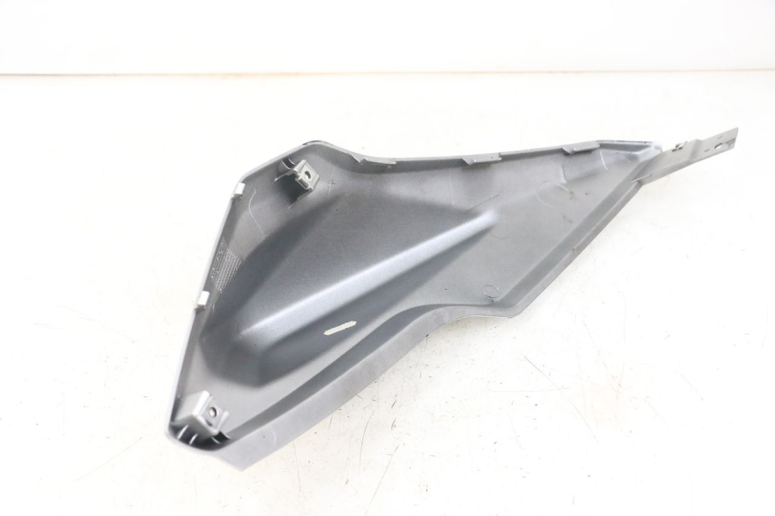 photo de LEFT REAR SIDE PANEL YAMAHA AEROX 2T 50 (2013 - 2017)