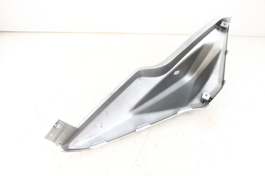 photo de LEFT REAR SIDE PANEL YAMAHA AEROX 2T 50 (2013 - 2017)