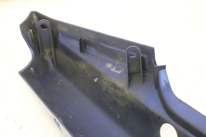 photo de REAR LEFT PANEL YAMAHA FZS FAZER 600 (2001 - 2003)