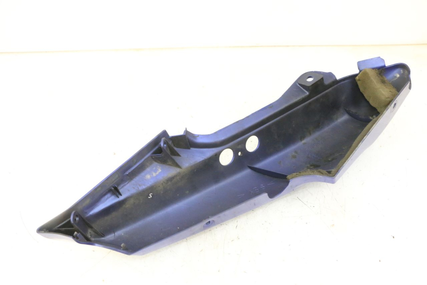 photo de REAR LEFT PANEL YAMAHA FZS FAZER 600 (2001 - 2003)