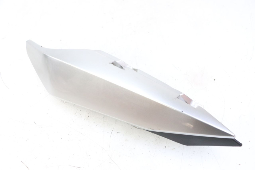 photo de REAR LEFT PANEL YAMAHA XJ6 600 (2008 - 2016)