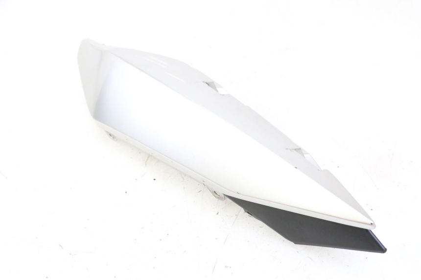 photo de REAR LEFT PANEL YAMAHA XJ6 600 (2008 - 2016)