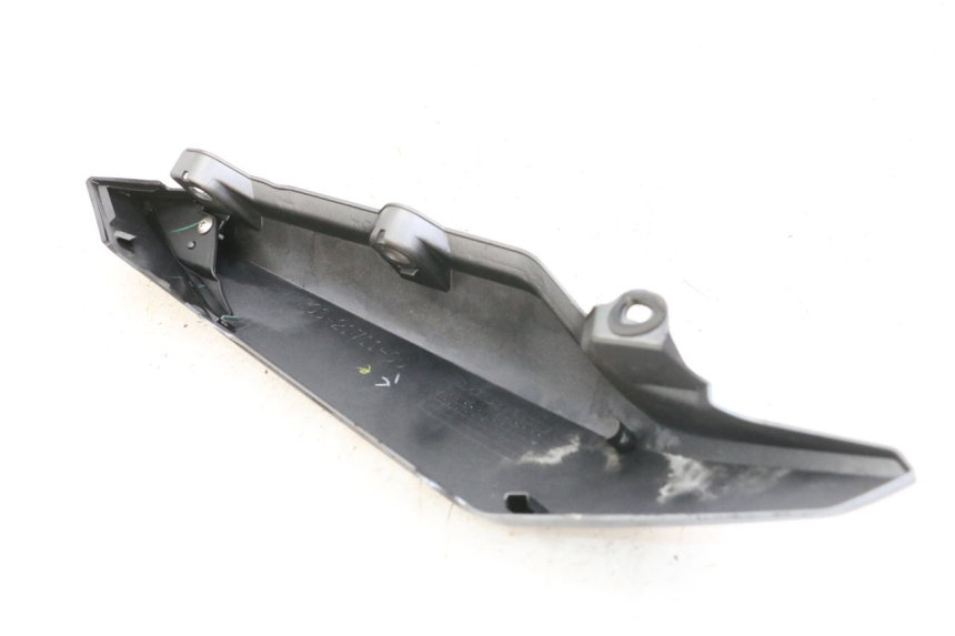 photo de REAR LEFT PANEL YAMAHA XJ6 ABS 600 (2008 - 2016)