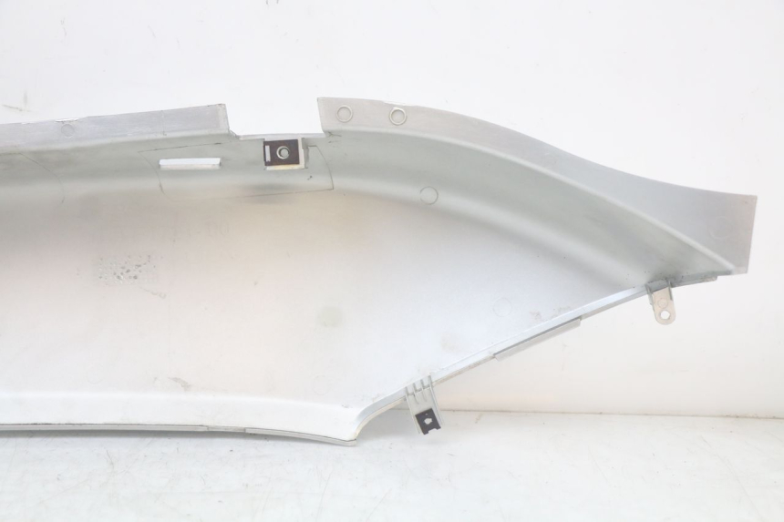 photo de LEFT REAR SIDE PANEL YAMAHA XMAX X-MAX 125 (2006 - 2009)