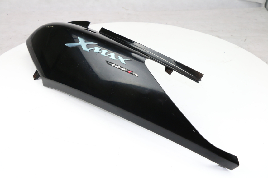 photo de LEFT REAR SIDE PANEL YAMAHA XMAX X-MAX 125 (2006 - 2009)