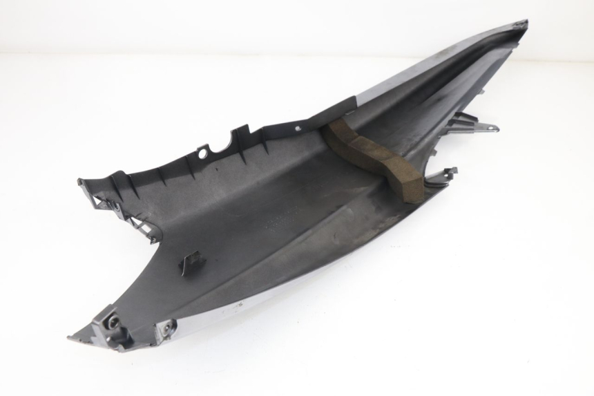 photo de REAR LEFT PANEL YAMAHA YP MAJESTY 400 (2004 - 2008)