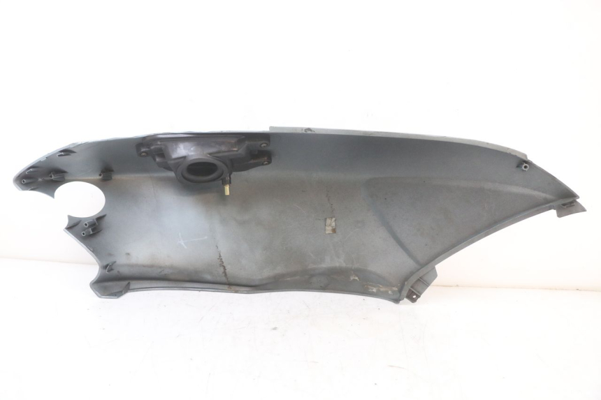 photo de REAR LEFT PANEL YAMAHA YP MAJESTY 125 (2002 - 2006)