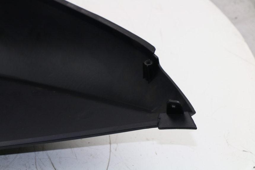 photo de REAR LEFT PANEL YAMAHA YP MAJESTY 125 (2002 - 2006)