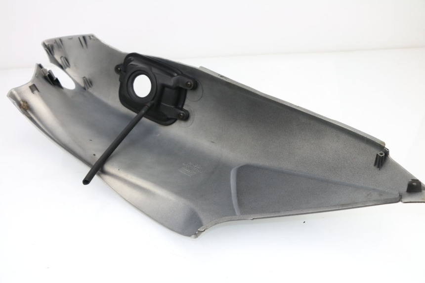 photo de REAR LEFT PANEL YAMAHA YP MAJESTY 125 (2002 - 2006)