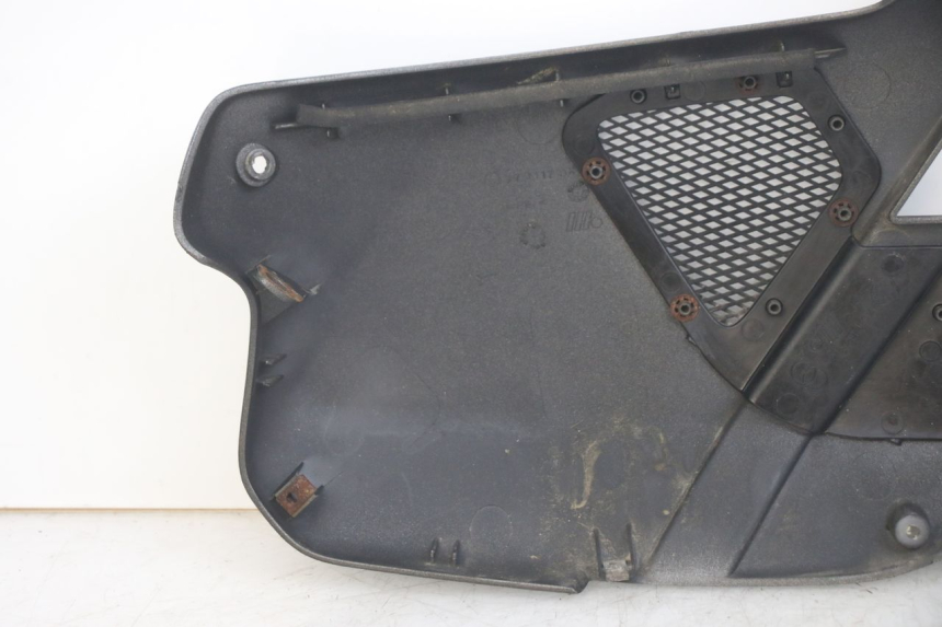 photo de RIGHT FRONT SIDE PANEL GILERA DNA 50 (2000 - 2007)