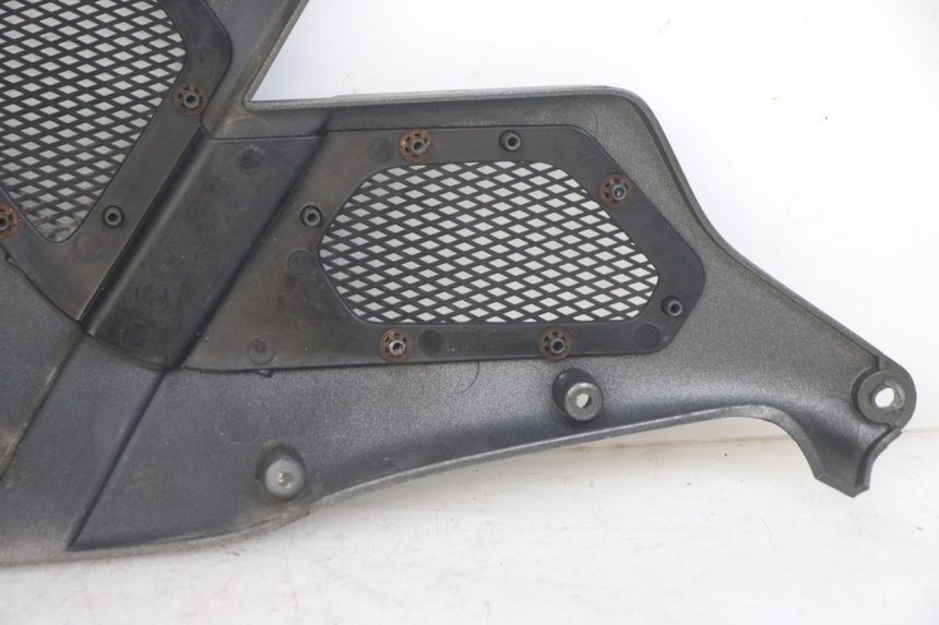 photo de RIGHT FRONT SIDE PANEL GILERA DNA 50 (2000 - 2007)