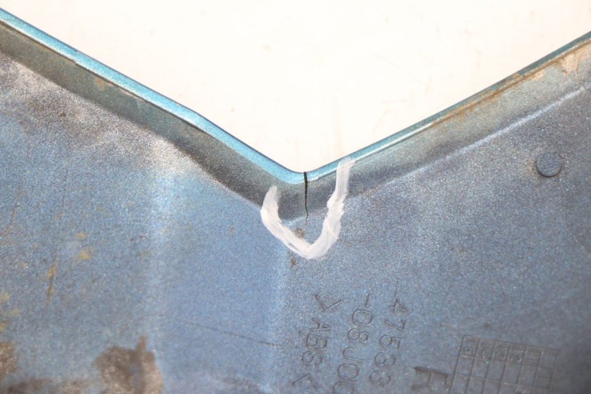 photo de RIGHT FRONT FAIRING SUZUKI GSR 750 (2011 - 2017) - Focus on structure