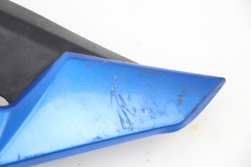 photo de RIGHT FRONT FAIRING SUZUKI GSR 750 (2011 - 2017) - Surface and material condition
