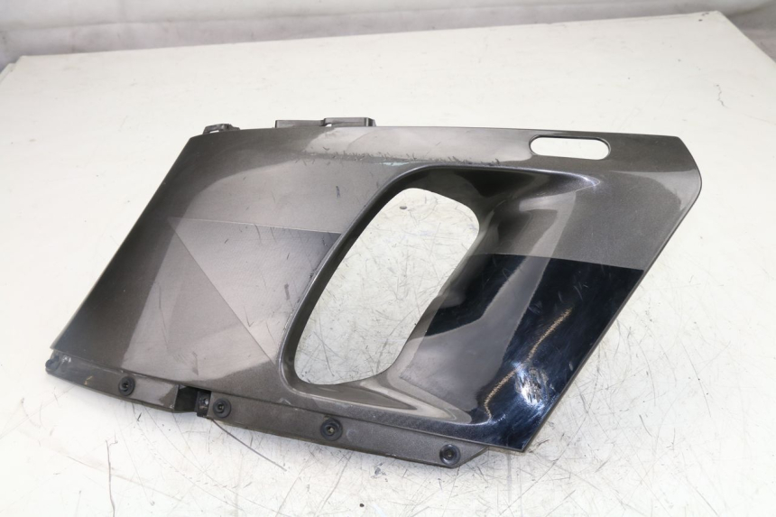 photo de RIGHT FRONT FAIRING KAWASAKI ZZR 600 (1995 - 2004)