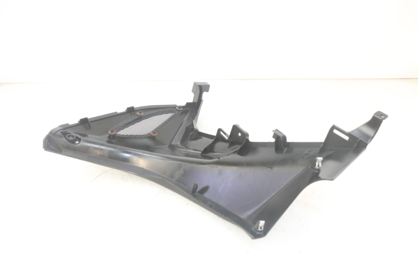 photo de RIGHT FRONT FAIRING PIAGGIO MP3 HPE 300 (2019 - 2026) - Fixing points details
