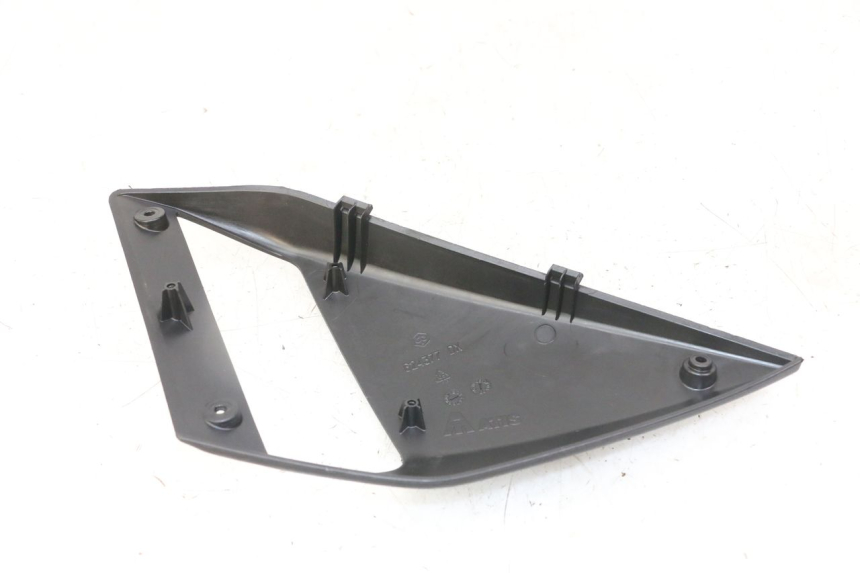 photo de RIGHT FRONT FAIRING GILERA NEXUS 125 (2009 - 2013)