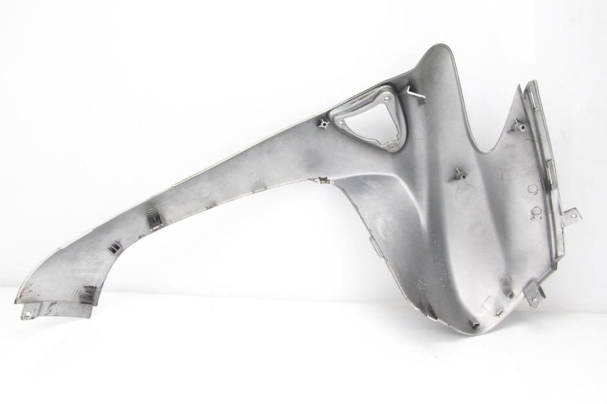 photo de RIGHT FRONT FAIRING SUZUKI UC EPICURO 125 (1999 - 2003)