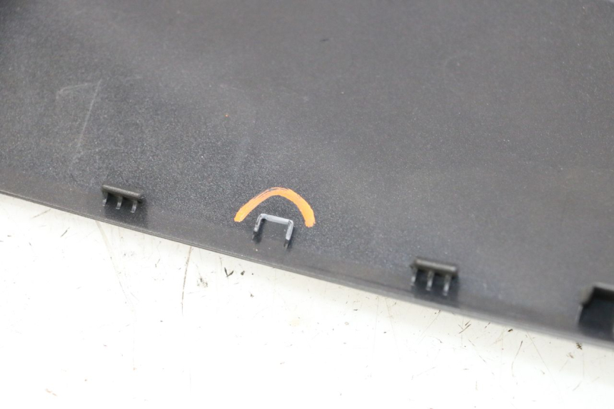 photo de RIGHT FRONT FAIRING YAMAHA XMAX X-MAX 125 (2021 - 2025)