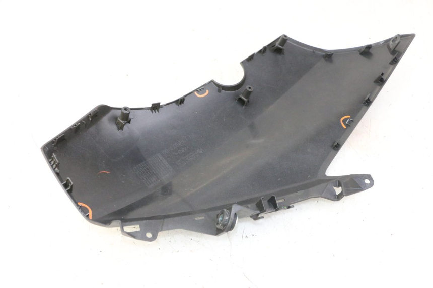photo de RIGHT FRONT FAIRING YAMAHA XMAX X-MAX 125 (2021 - 2025)
