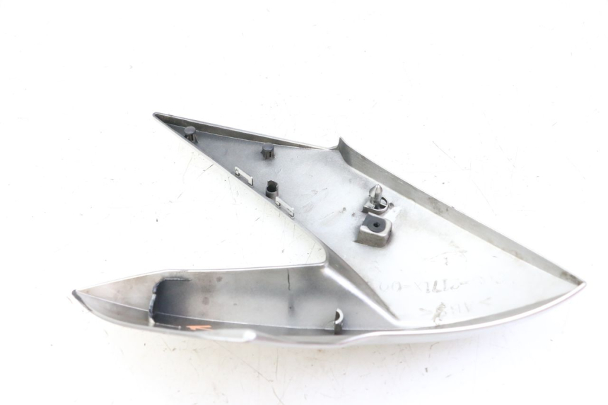 photo de RIGHT FRONT FAIRING YAMAHA XJ6 600 (2008 - 2016)