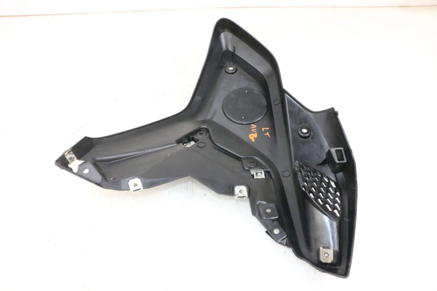 photo de LEFT FRONT FAIRING BMW R GS 1250 (2021 - 2024) - Zoom on usage condition