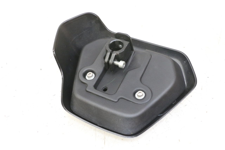 photo de LEFT FRONT FAIRING ROYAL ENFIELD SCRAM 411 (2022 - 2024) - Zoom on usage condition