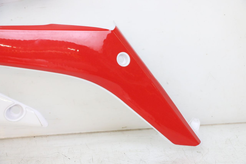 photo de LEFT FRONT FAIRING VENT DERAPAGE 50 (2018 - 2023)