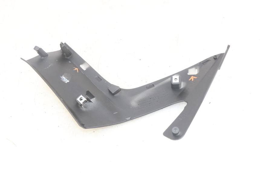 photo de LEFT FRONT SIDE PANEL YAMAHA X-MAX XMAX 125 (2010 - 2014)