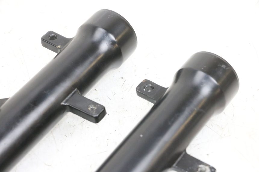 photo de FORKS LEG KYMCO AGILITY 16+ 4T 50 (2018 - 2023) - Fixing points details