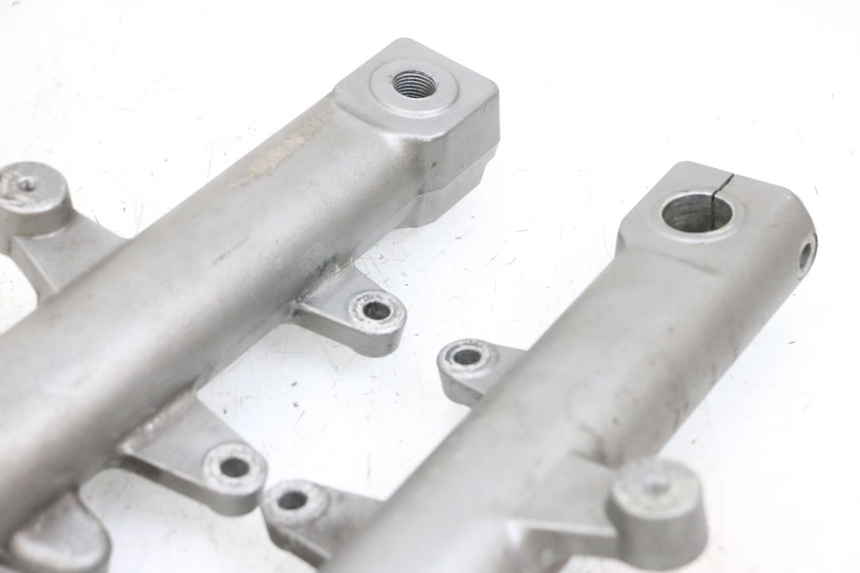 photo de FORKS LEG SUZUKI BURGMAN EXECUTIVE ABS 650 (2006 - 2012) - Fixing points details
