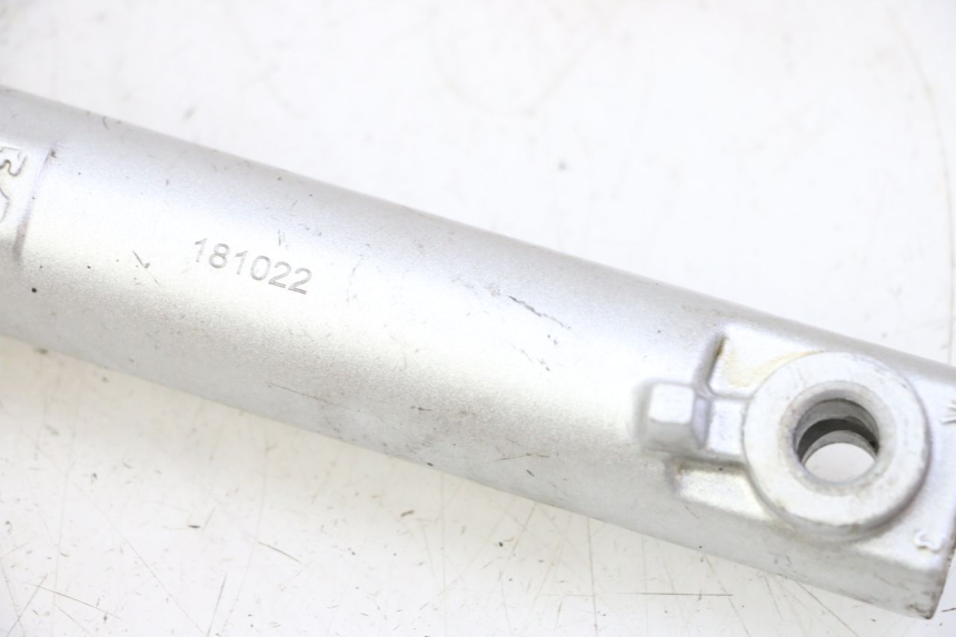 photo de RIGHT FORKS LEG PEUGEOT KISBEE 4T 50 (2018 - 2022)