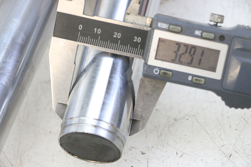 photo de FORKS LEG PEUGEOT ELYSEO 125 (1999 - 2004)
