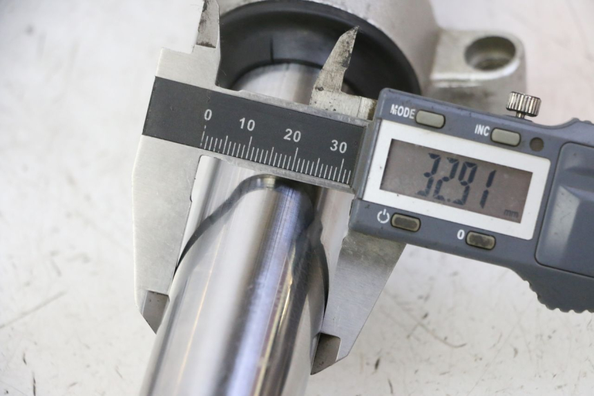 photo de FORKS LEG HONDA FES S-WING SWING ABS 125 (2007 - 2015)