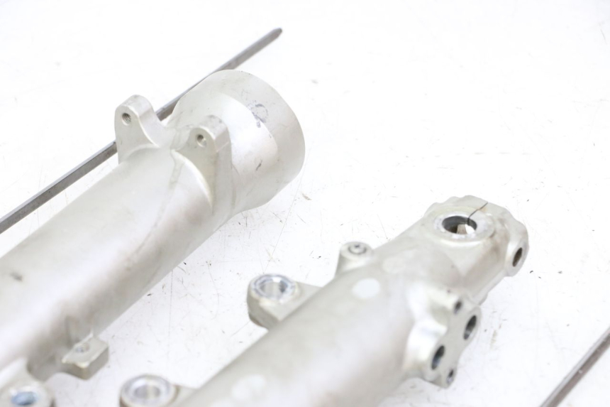photo de FORKS LEG YAMAHA FJ 36Y 1100 (1984 - 1985)