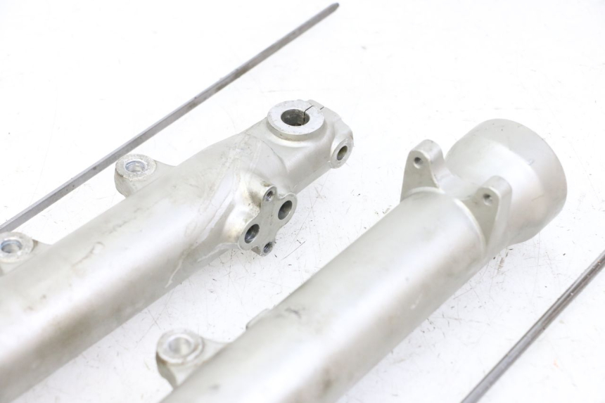 photo de FORKS LEG YAMAHA FJ 36Y 1100 (1984 - 1985)