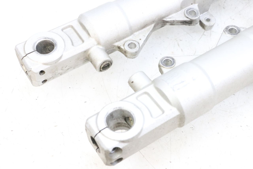 photo de FORKS LEG YAMAHA FJR ABS 1300 (2006 - 2012) - High-resolution close-up