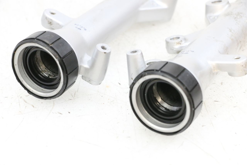 photo de FORKS LEG MBK FLAME X 125 (2007 - 2016) - Surface and material condition