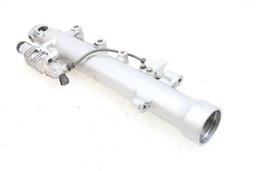 photo de LEFT FORKS LEG KAWASAKI GPZ RX 1000 (1986 - 1988) - Technical close-up