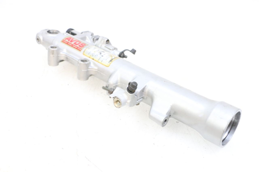 photo de LEFT FORKS LEG KAWASAKI GPZ RX 1000 (1986 - 1988) - Fixing points details