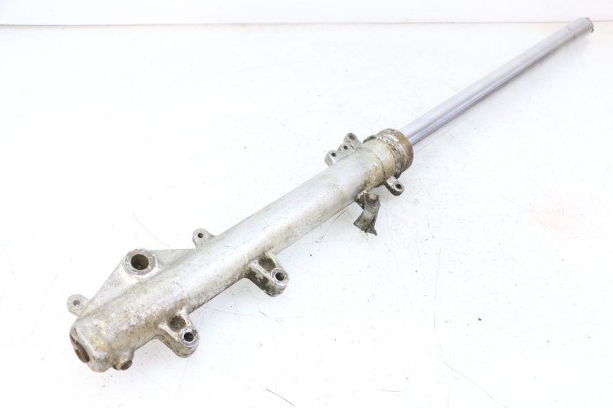 photo de LEFT FORKS LEG HONDA MTX TC02 125 (1987 - 1989)