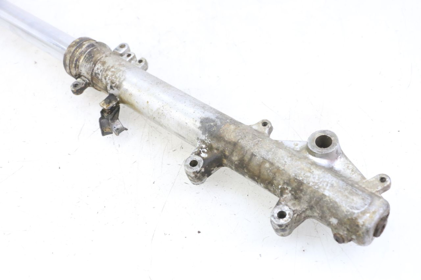 photo de LEFT FORKS LEG HONDA MTX TC02 125 (1987 - 1989)