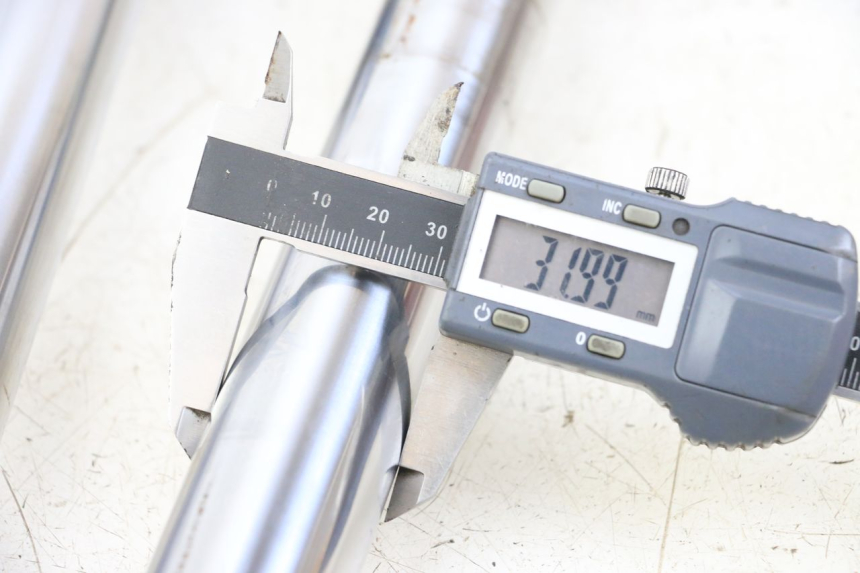 photo de FORKS LEG HYOSUNG GF 125 (2001 - 2005)
