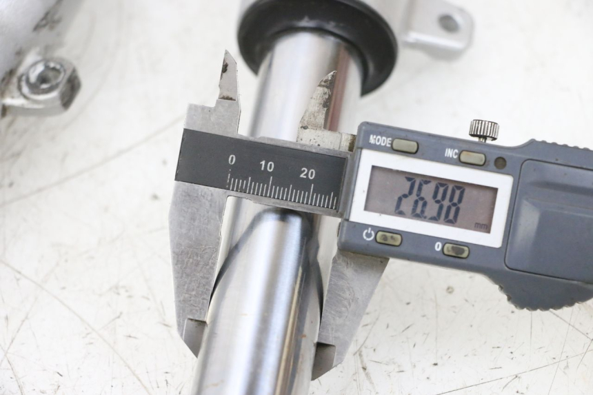 photo de FORKS LEG PEUGEOT KISBEE 4T 50 (2018 - 2022) - Component detail